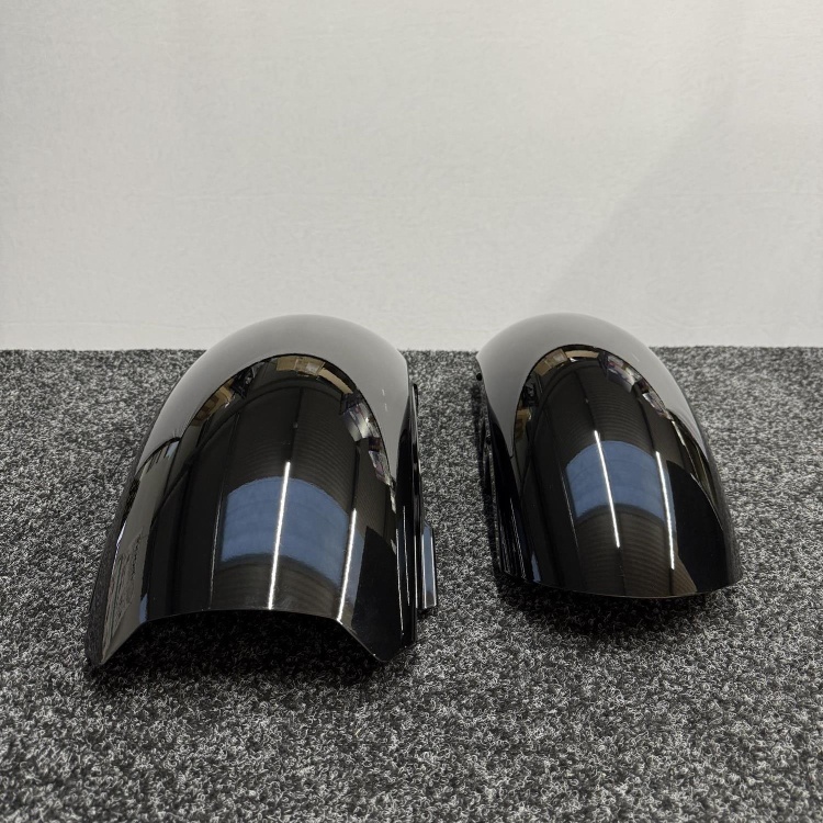 Indian Scout Bobber / Rogue front and rear mudguard in gloss black